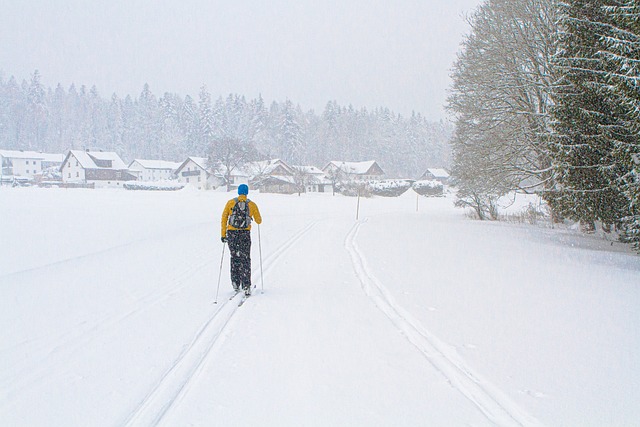 skiing