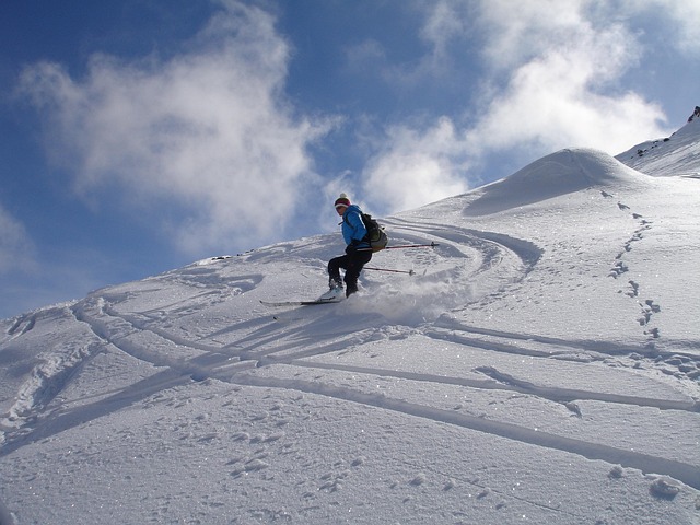 skiing