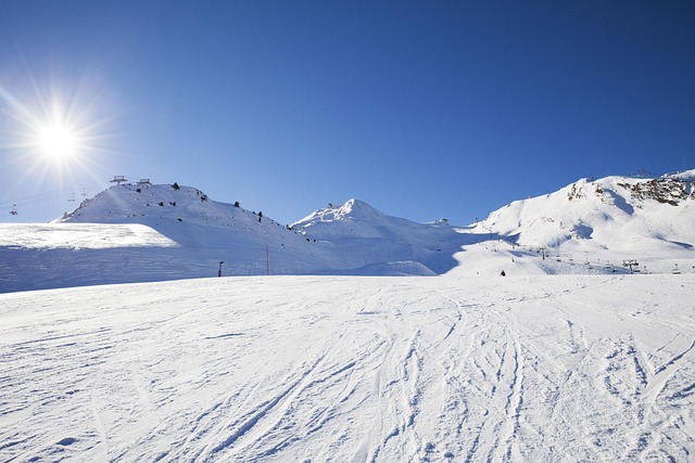 skiing